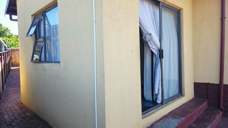 4 Bedroom Property for Sale in Tlhabane West North West